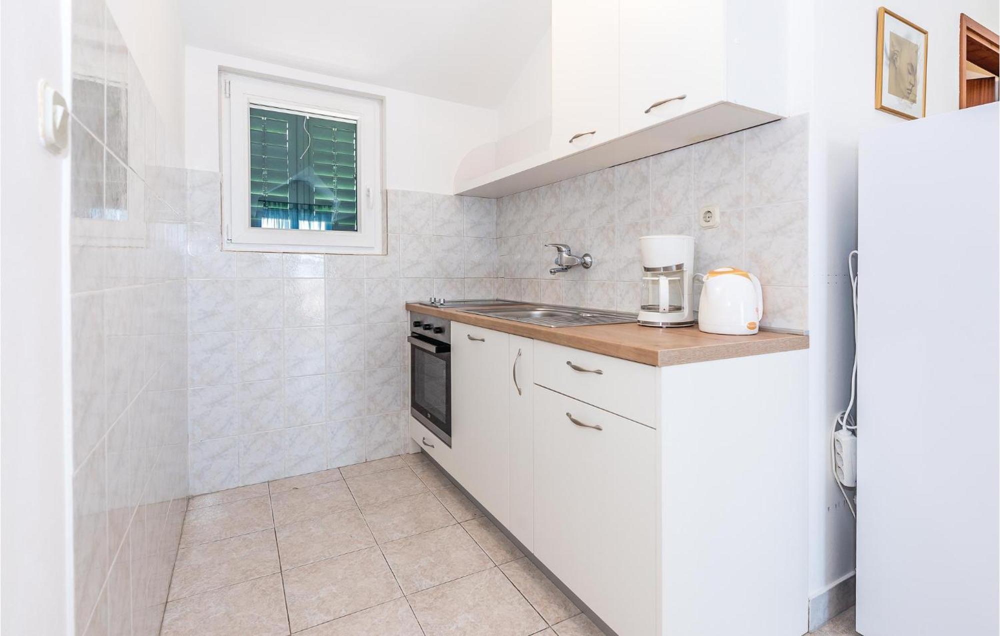 Awesome Apartment In Jezera With Kitchen Ngoại thất bức ảnh